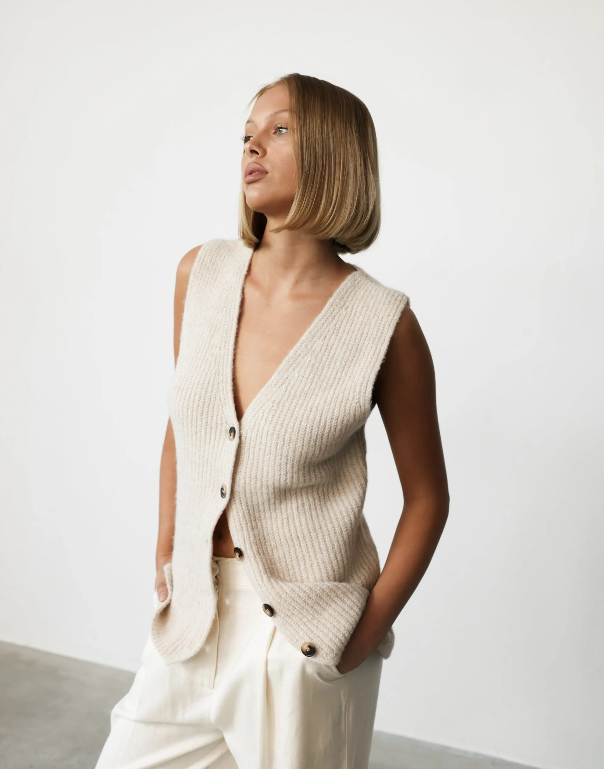 Ava Knit Vest (Beige)