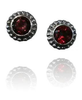 Bali Stone Studs Garnet