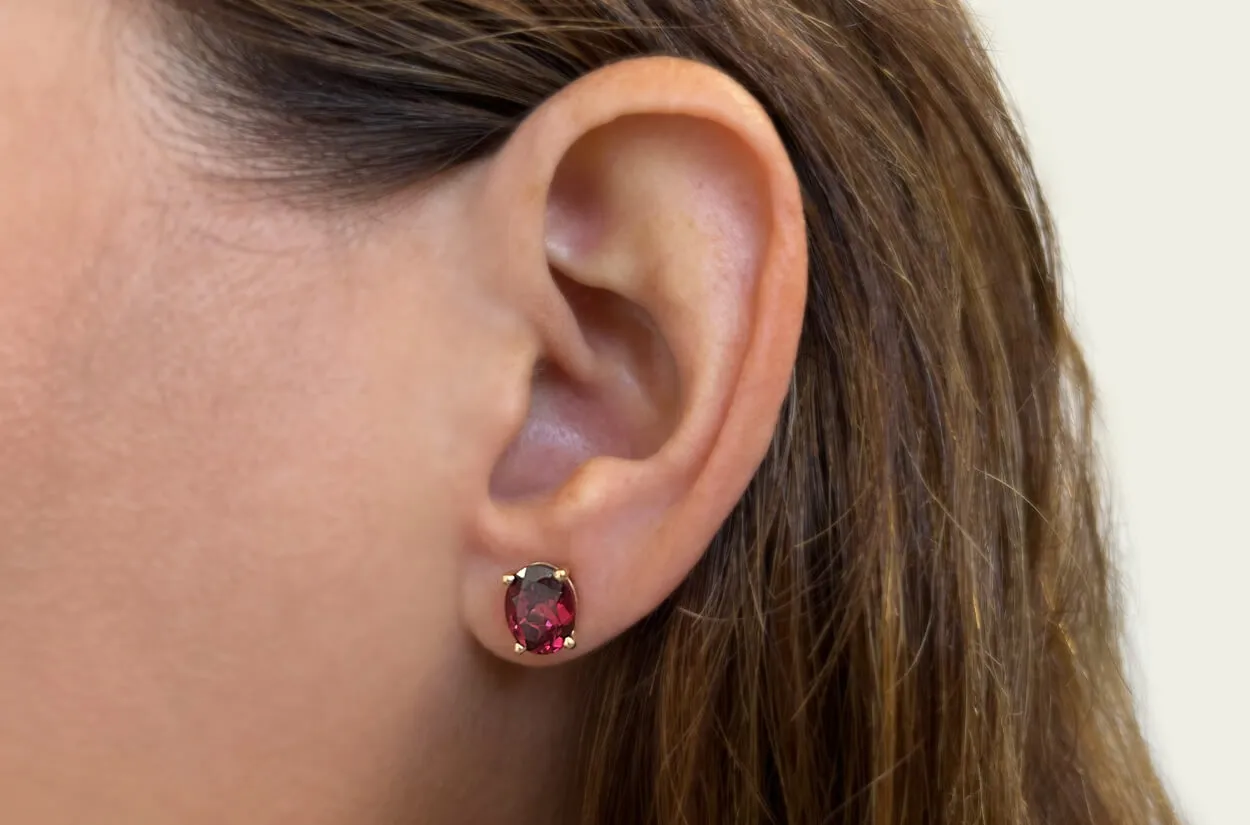 Earrings 18kt Gold Oval Garnet 3.94cts Studs