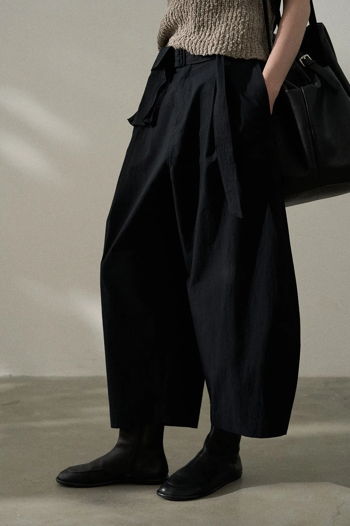 "Ohmi Bleach" cotton cocoon pants with waist-cinch bag | 2 color