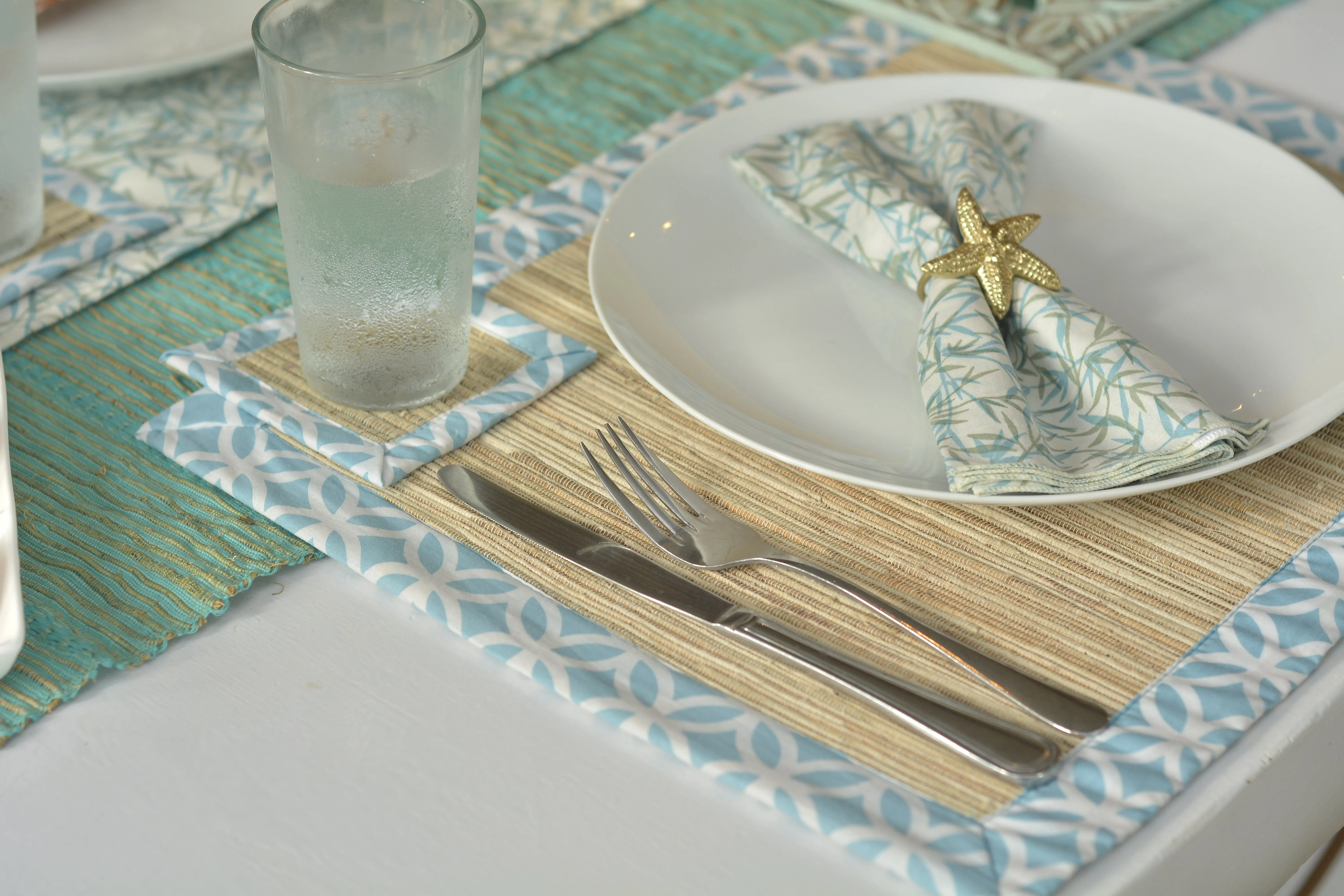 Rings Summer Blue Waterlily Placemat, Set of 4 - SALE HOMEWARES